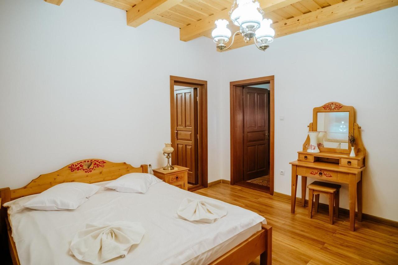 Castel Haller Ogra Ngoại thất bức ảnh