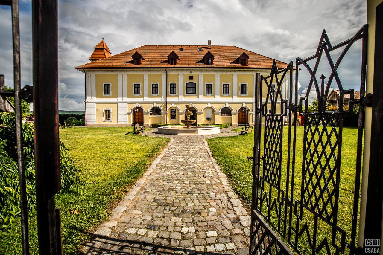 Castel Haller Ogra Ngoại thất bức ảnh