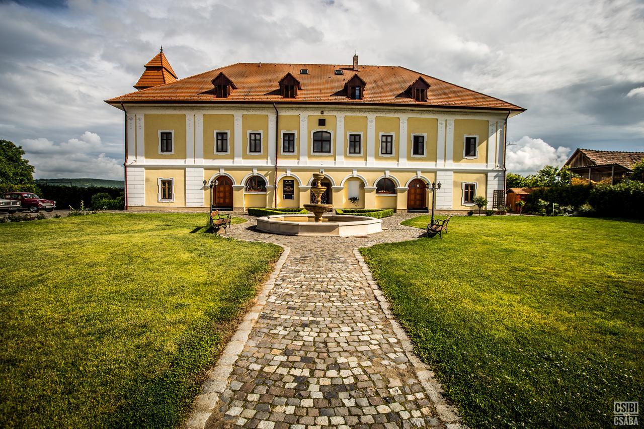 Castel Haller Ogra Ngoại thất bức ảnh