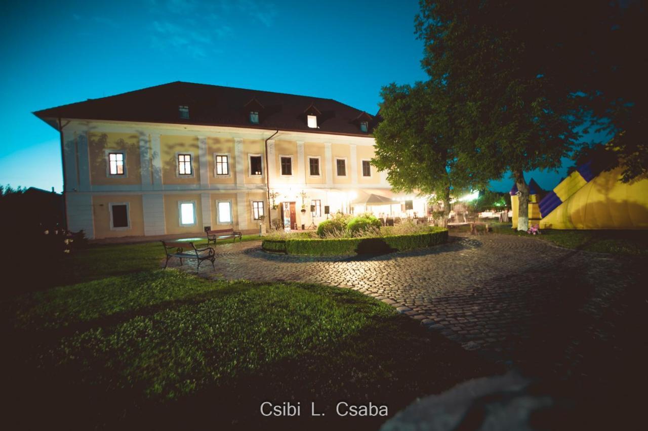 Castel Haller Ogra Ngoại thất bức ảnh